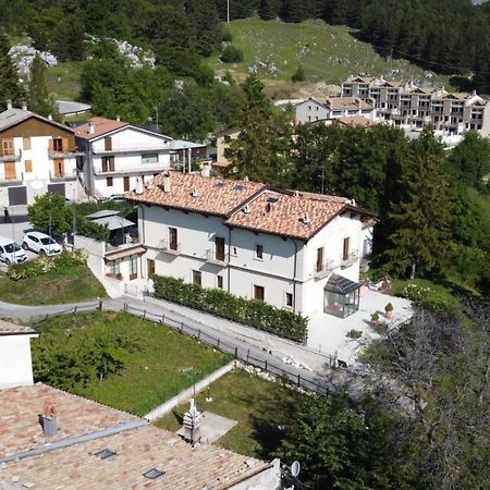 Albergo Il Gatto Bianco Pescocostanzo Exterior foto