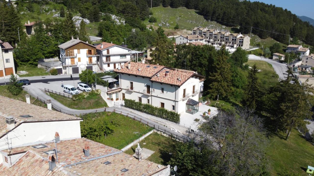 Albergo Il Gatto Bianco Pescocostanzo Exterior foto